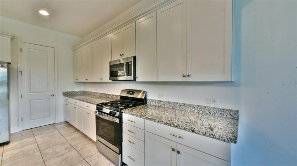 For Sale: $479,900 (4 beds, 3 baths, 2811 Square Feet)