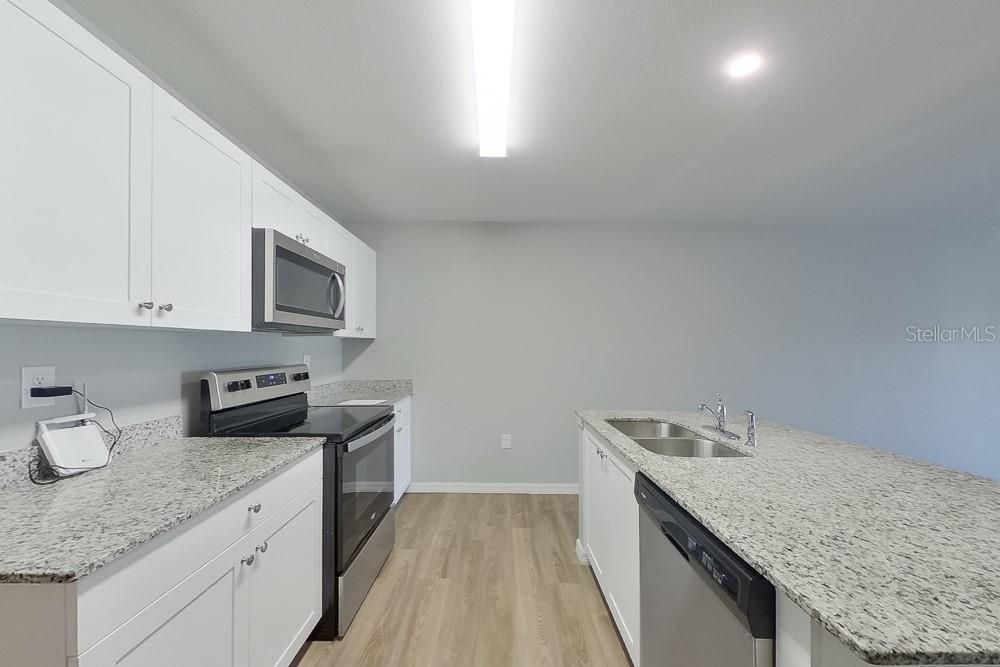 For Rent: $1,525 (3 beds, 2 baths, 1400 Square Feet)