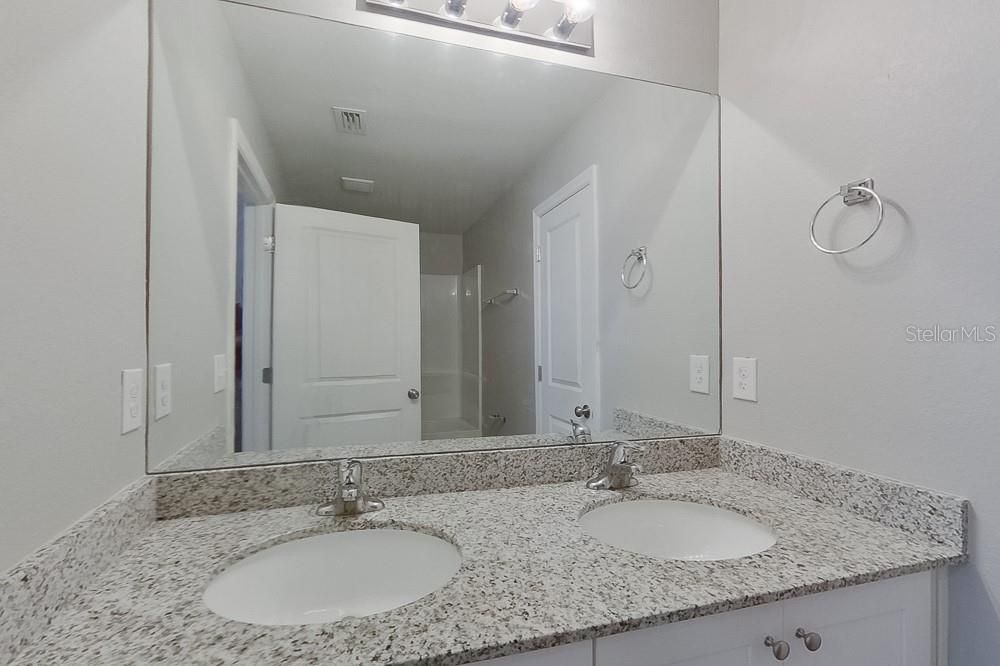 For Rent: $1,525 (3 beds, 2 baths, 1400 Square Feet)