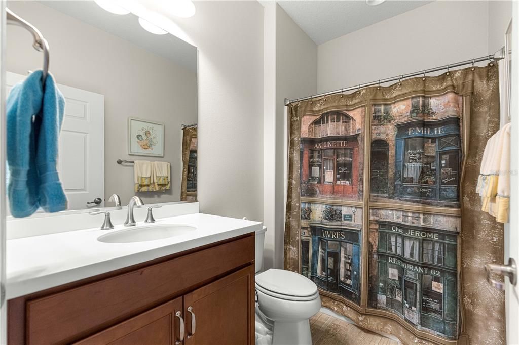 En Venta: $477,800 (3 camas, 3 baños, 2659 Pies cuadrados)