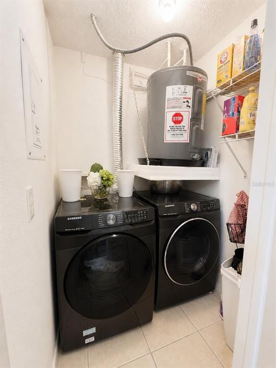 For Sale: $175,000 (2 beds, 2 baths, 967 Square Feet)