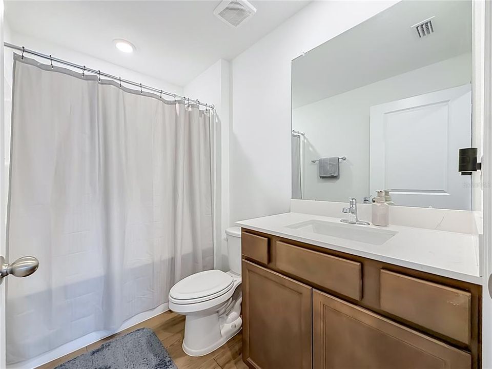 For Rent: $3,000 (5 beds, 3 baths, 2077 Square Feet)