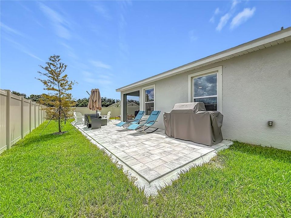 For Rent: $3,000 (5 beds, 3 baths, 2077 Square Feet)