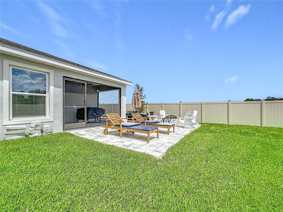 For Rent: $3,000 (5 beds, 3 baths, 2077 Square Feet)