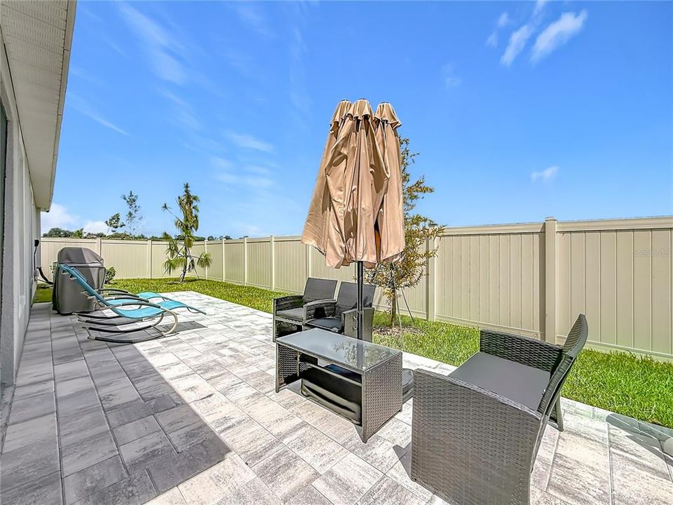 For Rent: $3,000 (5 beds, 3 baths, 2077 Square Feet)