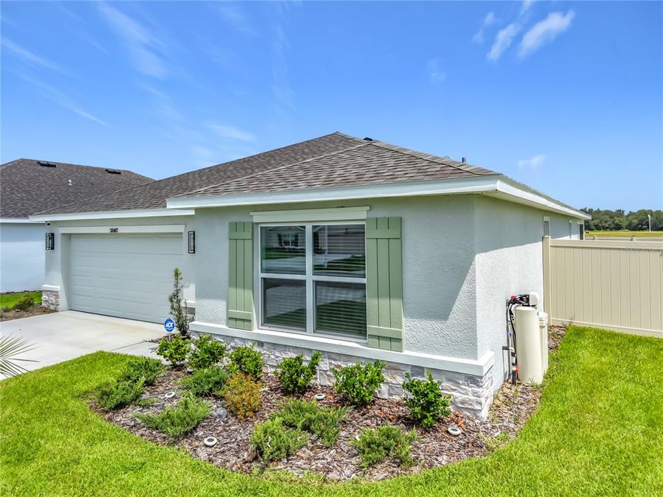 For Rent: $3,000 (5 beds, 3 baths, 2077 Square Feet)