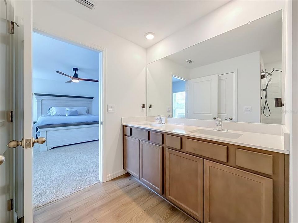 For Rent: $3,000 (5 beds, 3 baths, 2077 Square Feet)