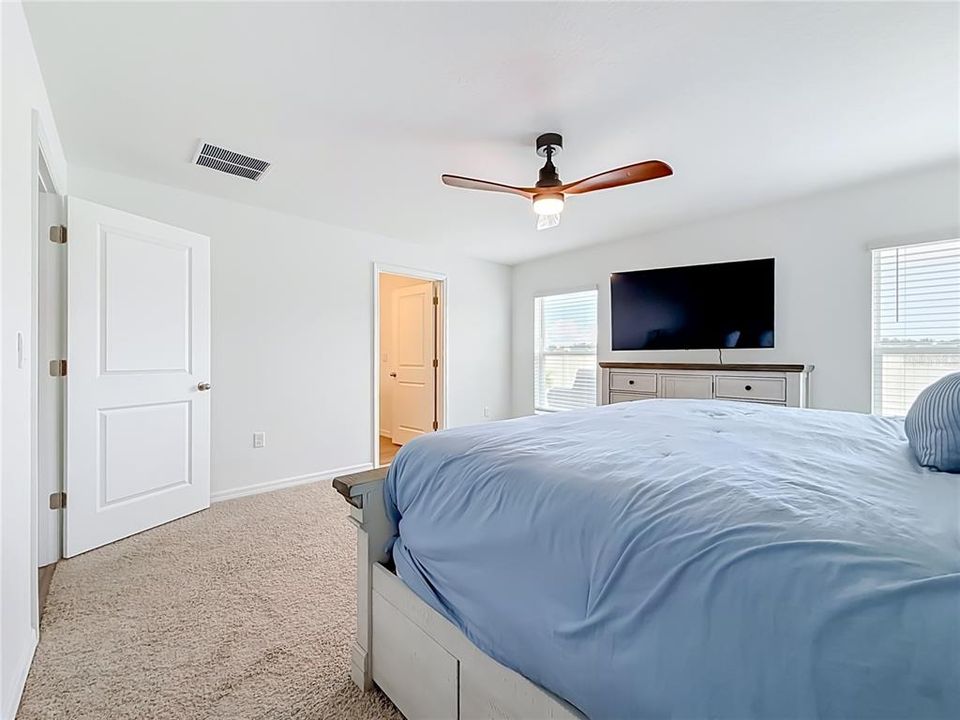 For Rent: $3,000 (5 beds, 3 baths, 2077 Square Feet)