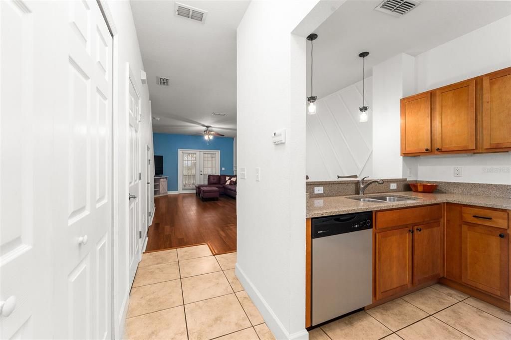 For Sale: $247,000 (2 beds, 2 baths, 1450 Square Feet)