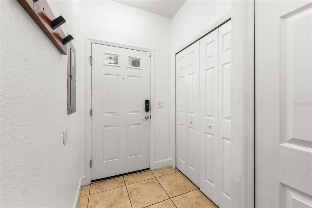 For Sale: $247,000 (2 beds, 2 baths, 1450 Square Feet)