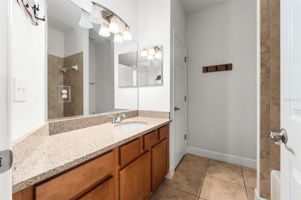 For Sale: $247,000 (2 beds, 2 baths, 1450 Square Feet)