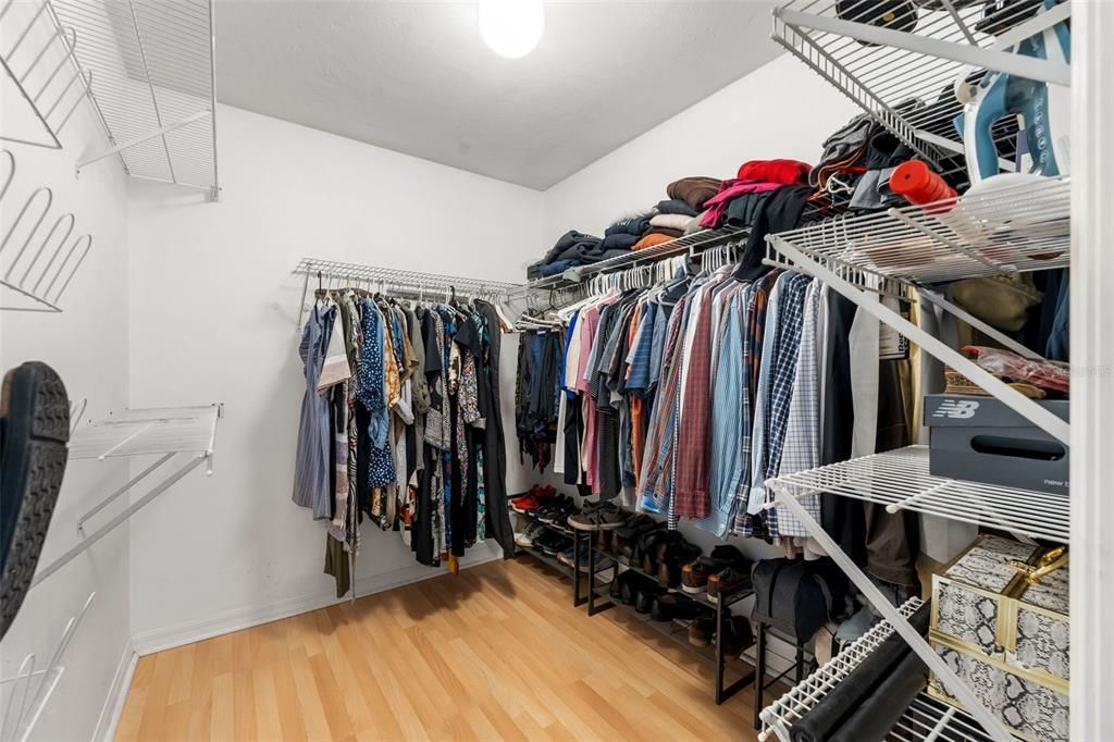 En Venta: $449,900 (4 camas, 2 baños, 2015 Pies cuadrados)