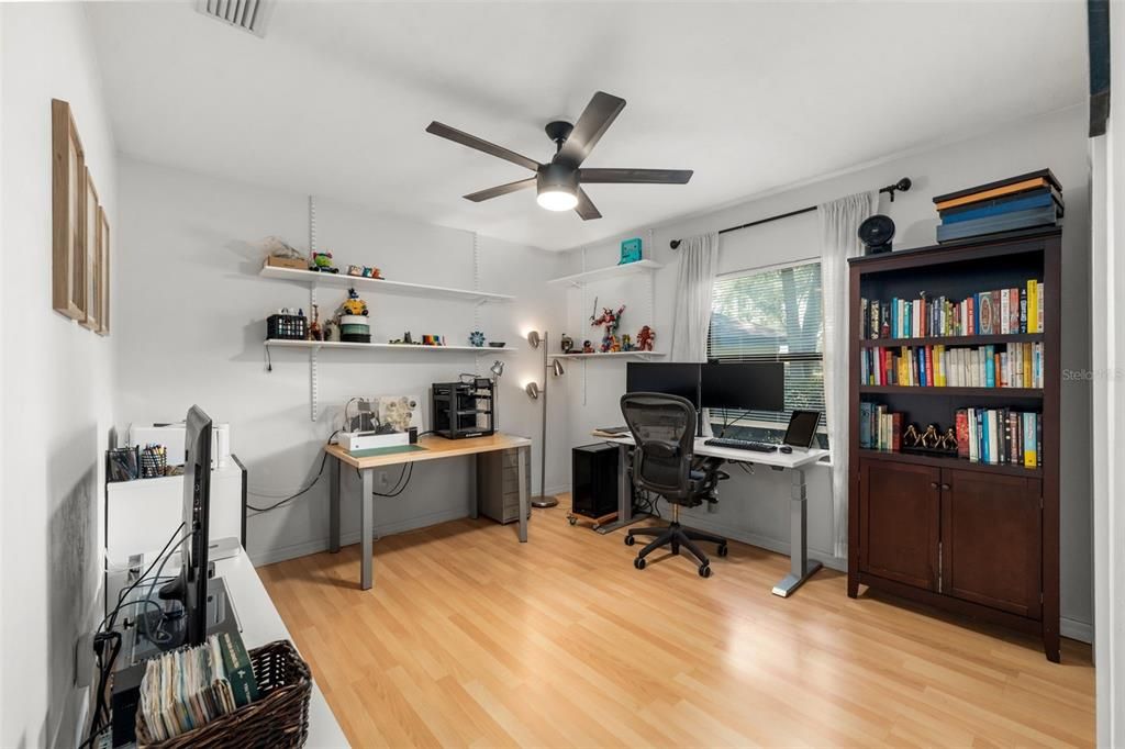 En Venta: $449,900 (4 camas, 2 baños, 2015 Pies cuadrados)
