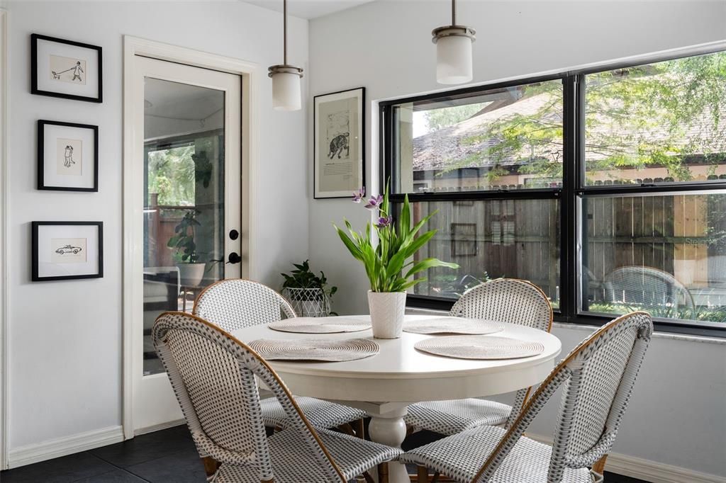 En Venta: $449,900 (4 camas, 2 baños, 2015 Pies cuadrados)