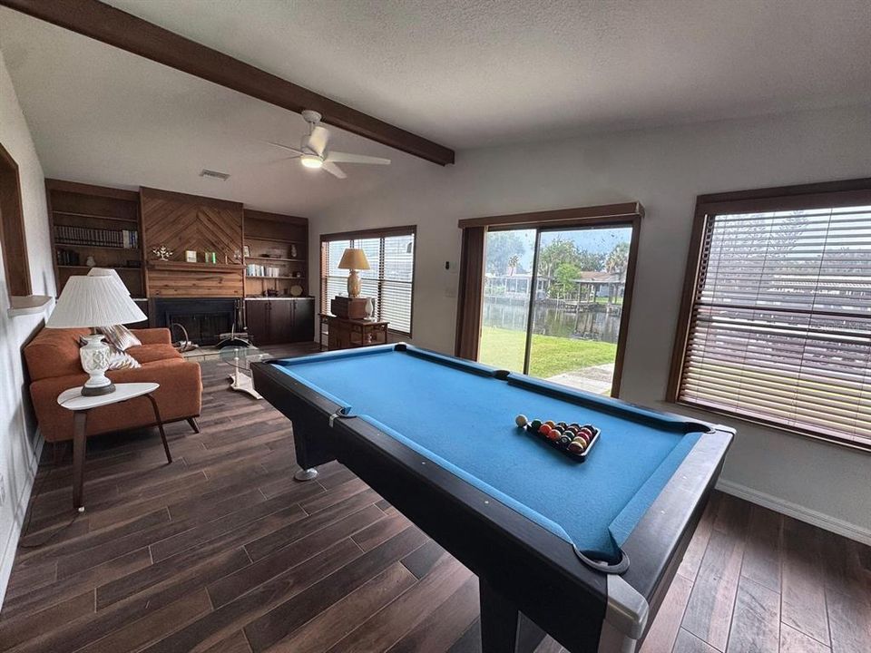 For Sale: $307,000 (3 beds, 2 baths, 1456 Square Feet)