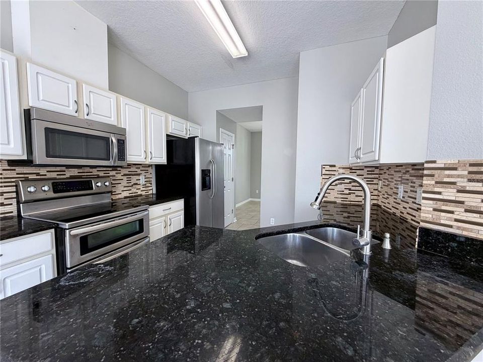 For Rent: $2,475 (3 beds, 2 baths, 1429 Square Feet)