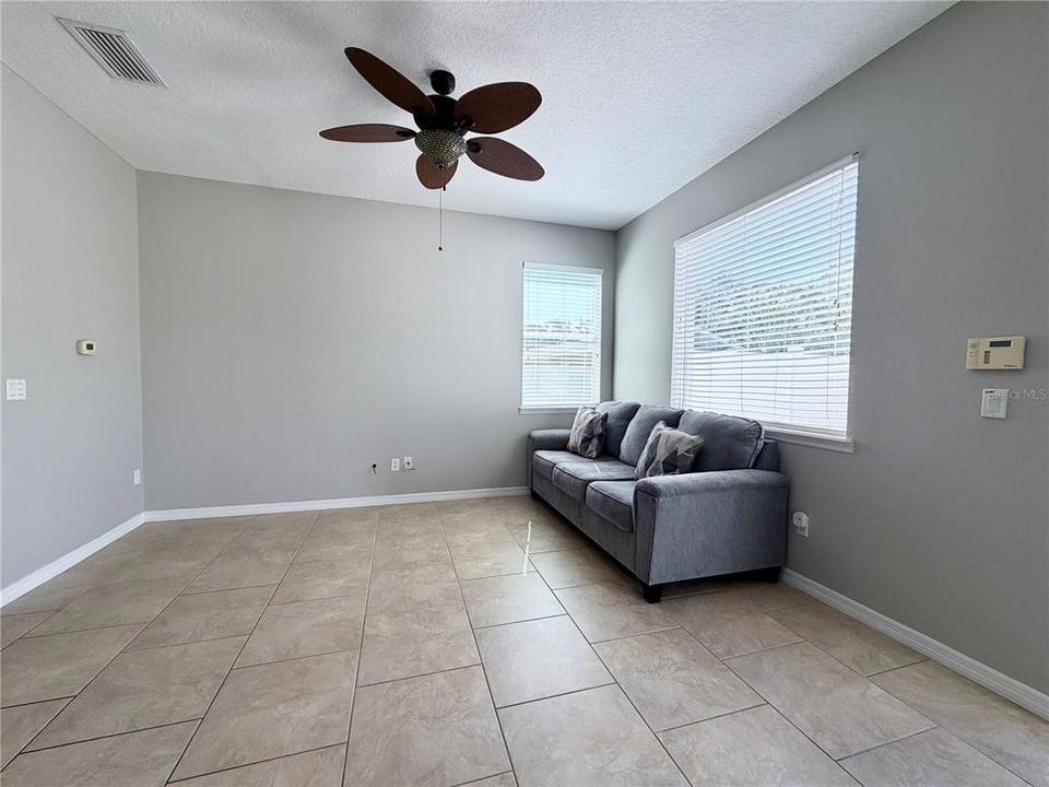 For Rent: $2,475 (3 beds, 2 baths, 1429 Square Feet)