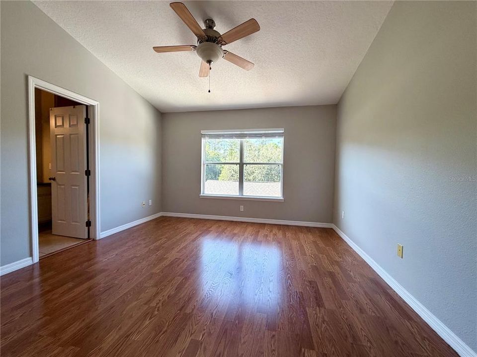 For Rent: $2,475 (3 beds, 2 baths, 1429 Square Feet)