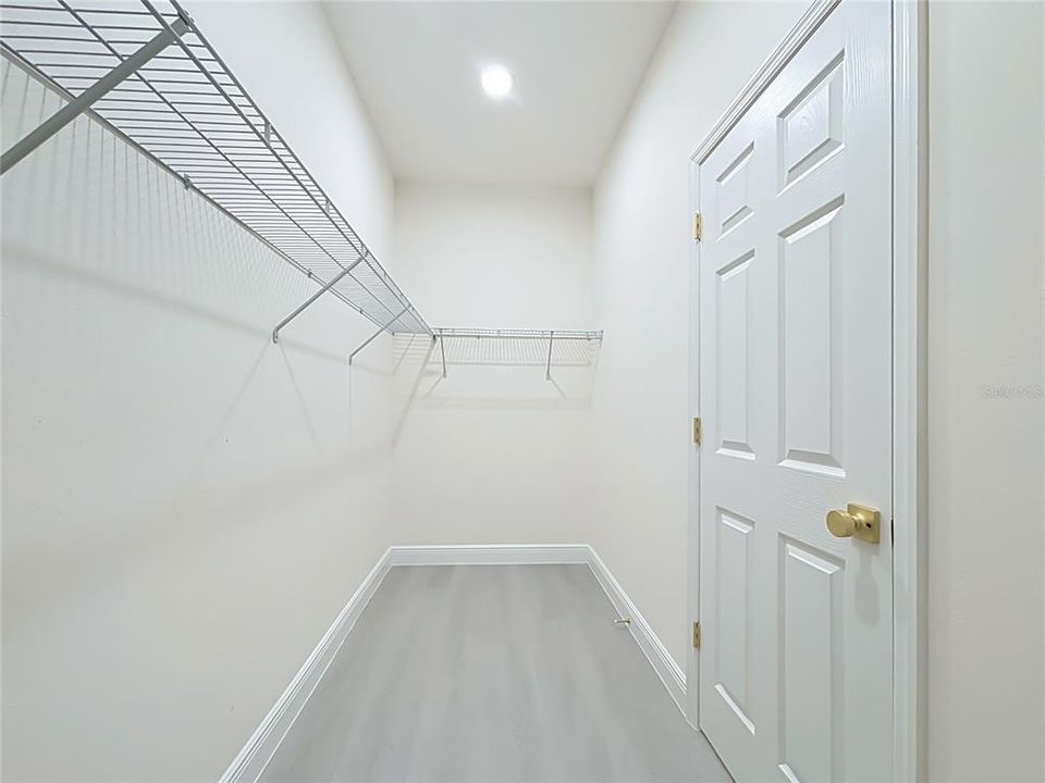 For Sale: $355,000 (4 beds, 3 baths, 2060 Square Feet)