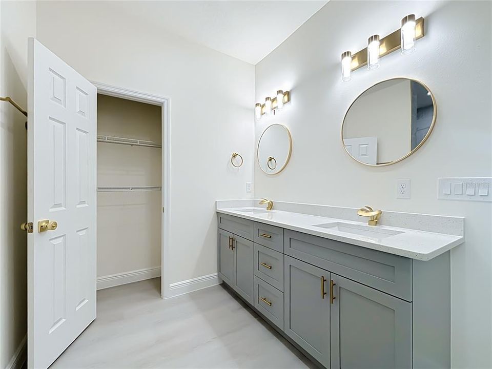 For Sale: $355,000 (4 beds, 3 baths, 2060 Square Feet)