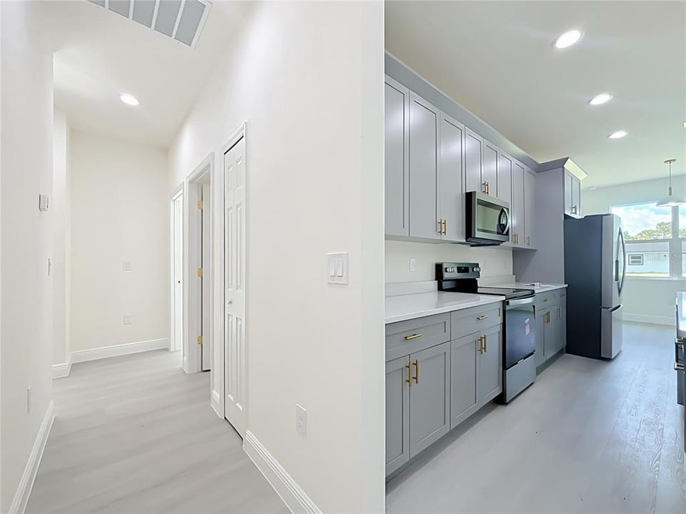 For Sale: $355,000 (4 beds, 3 baths, 2060 Square Feet)