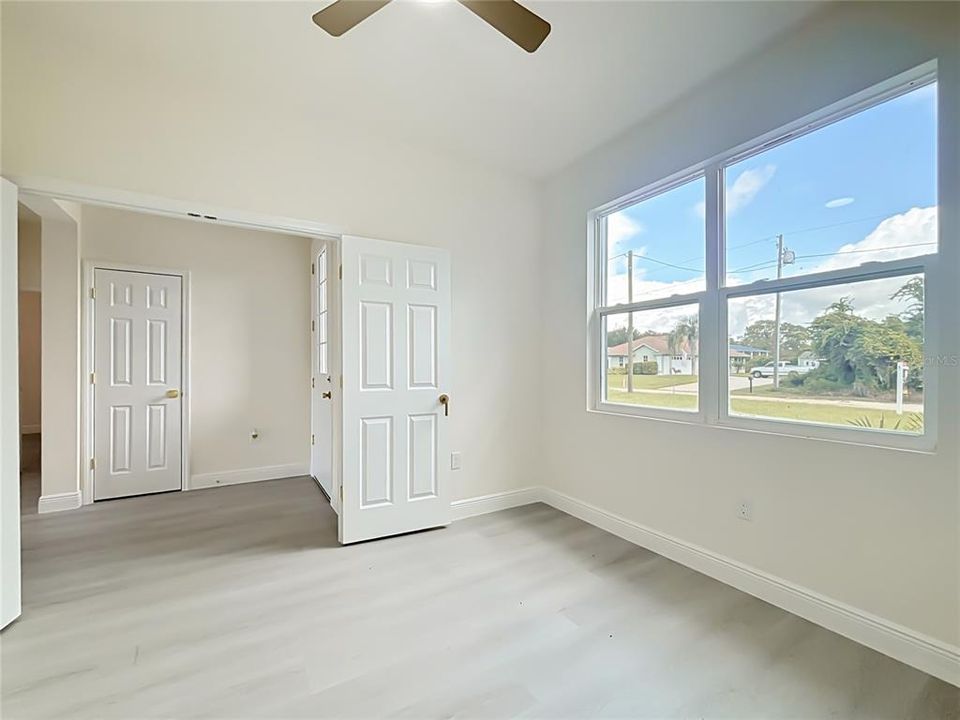 For Sale: $355,000 (4 beds, 3 baths, 2060 Square Feet)