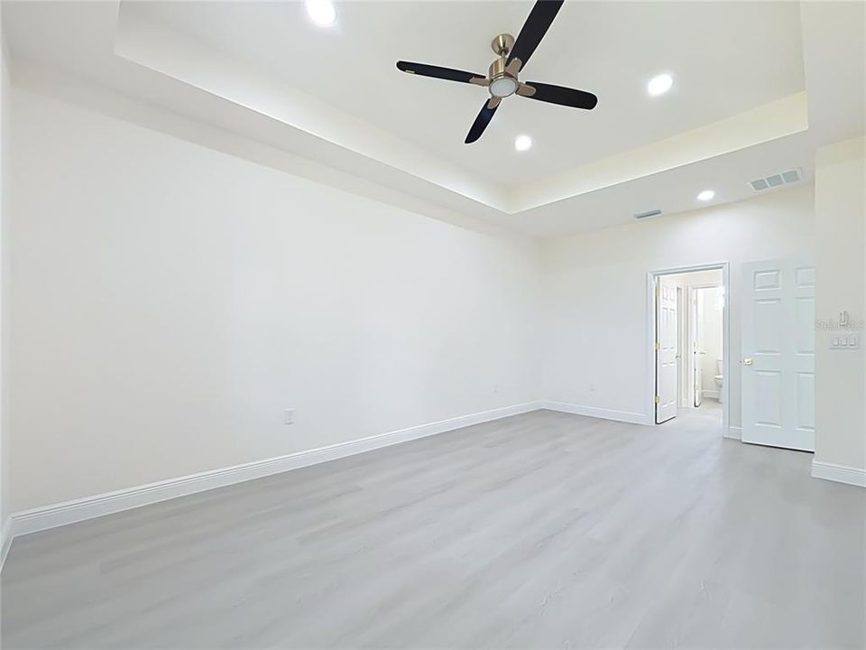 For Sale: $355,000 (4 beds, 3 baths, 2060 Square Feet)