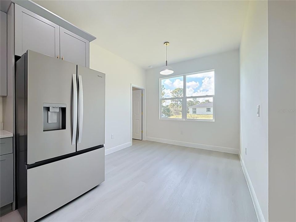 For Sale: $355,000 (4 beds, 3 baths, 2060 Square Feet)