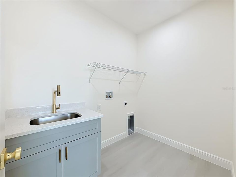 For Sale: $355,000 (4 beds, 3 baths, 2060 Square Feet)
