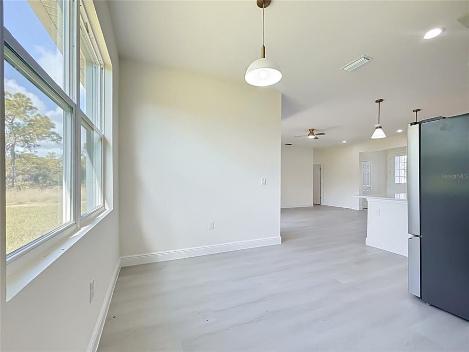For Sale: $355,000 (4 beds, 3 baths, 2060 Square Feet)