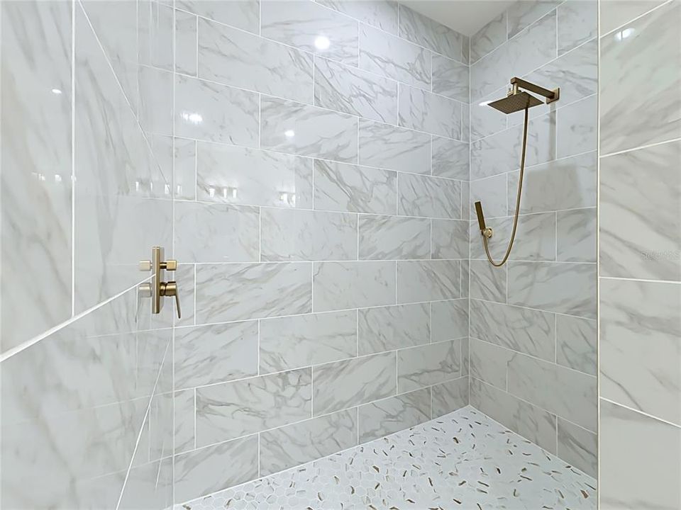For Sale: $355,000 (4 beds, 3 baths, 2060 Square Feet)