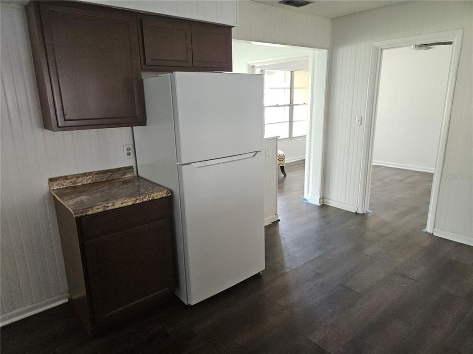 For Rent: $2,295 (3 beds, 2 baths, 1303 Square Feet)
