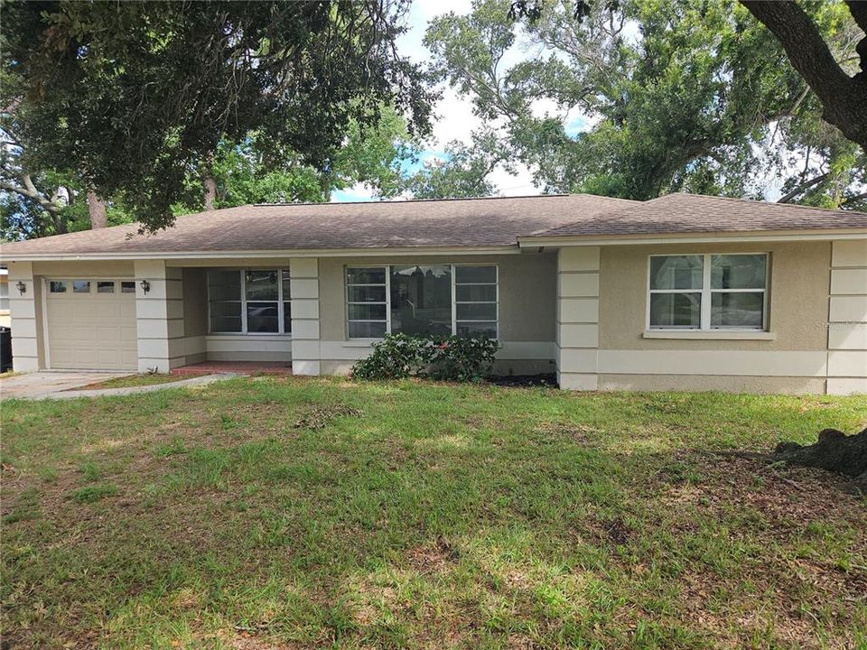 For Rent: $2,295 (3 beds, 2 baths, 1303 Square Feet)
