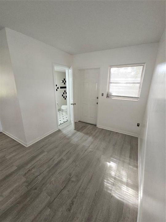 For Rent: $2,295 (3 beds, 2 baths, 1303 Square Feet)
