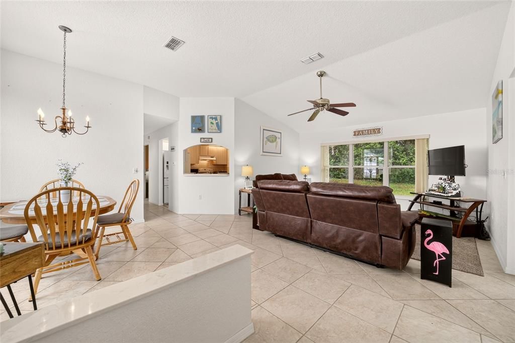 For Sale: $219,500 (2 beds, 2 baths, 1546 Square Feet)