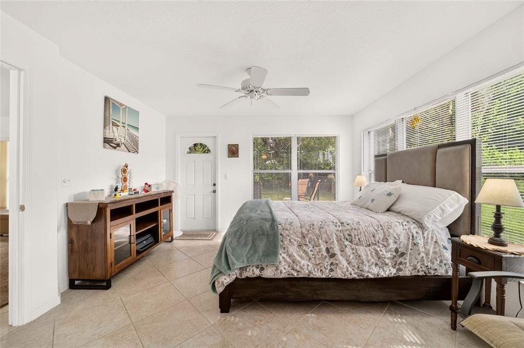 For Sale: $219,500 (2 beds, 2 baths, 1546 Square Feet)