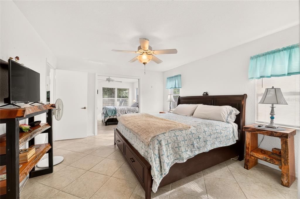 For Sale: $219,500 (2 beds, 2 baths, 1546 Square Feet)