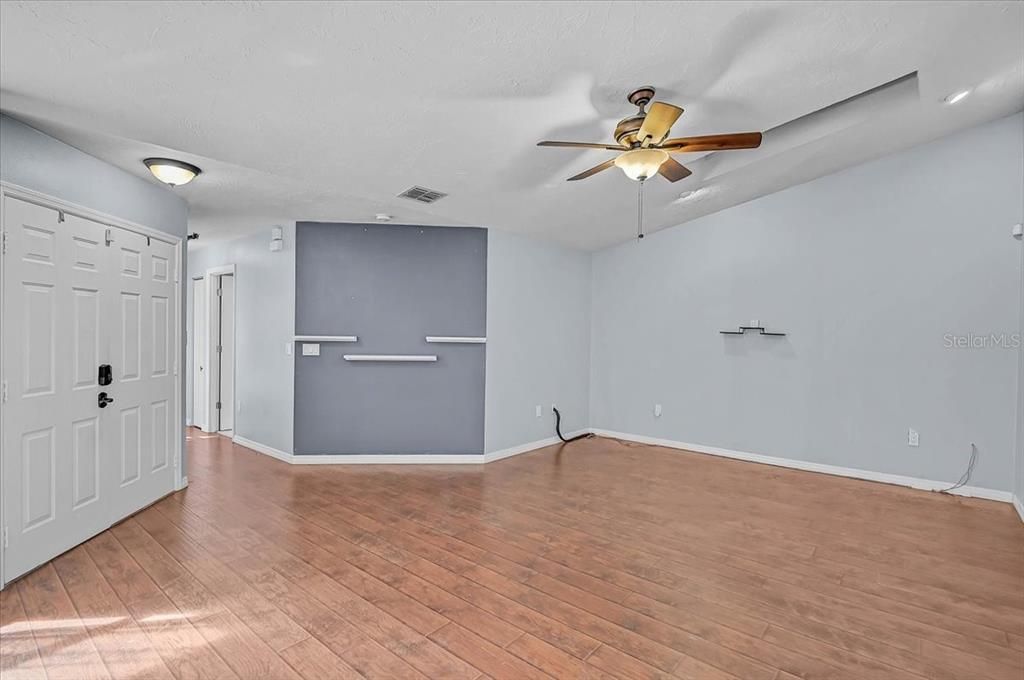 En Venta: $445,000 (3 camas, 2 baños, 2020 Pies cuadrados)