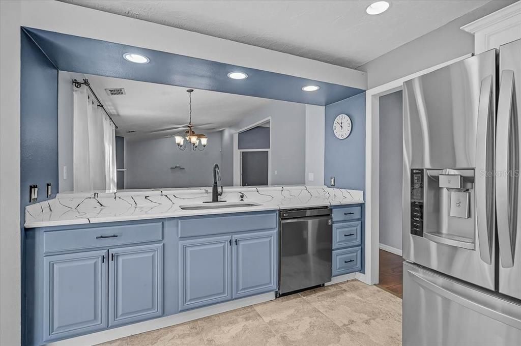 En Venta: $445,000 (3 camas, 2 baños, 2020 Pies cuadrados)