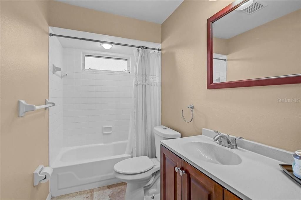 En Venta: $445,000 (3 camas, 2 baños, 2020 Pies cuadrados)