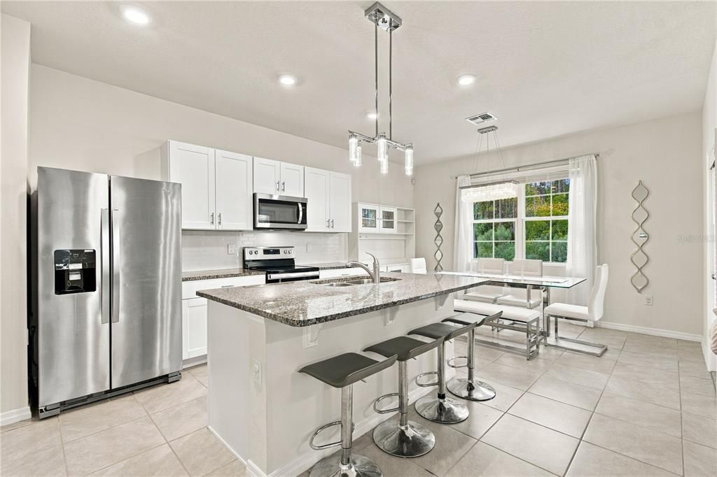 For Sale: $317,000 (3 beds, 2 baths, 1672 Square Feet)