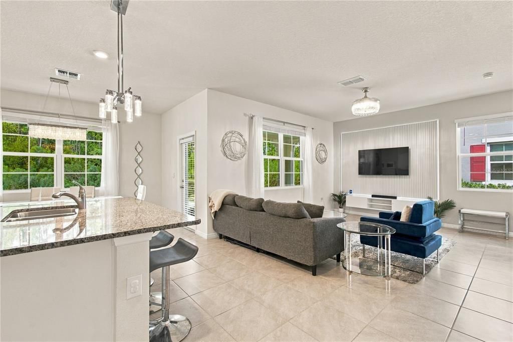 For Sale: $317,000 (3 beds, 2 baths, 1672 Square Feet)