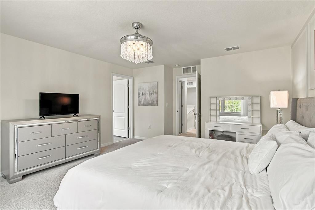 For Sale: $317,000 (3 beds, 2 baths, 1672 Square Feet)