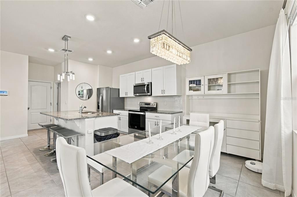 For Sale: $317,000 (3 beds, 2 baths, 1672 Square Feet)