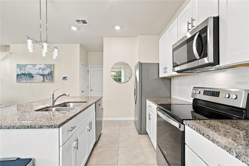 For Sale: $317,000 (3 beds, 2 baths, 1672 Square Feet)