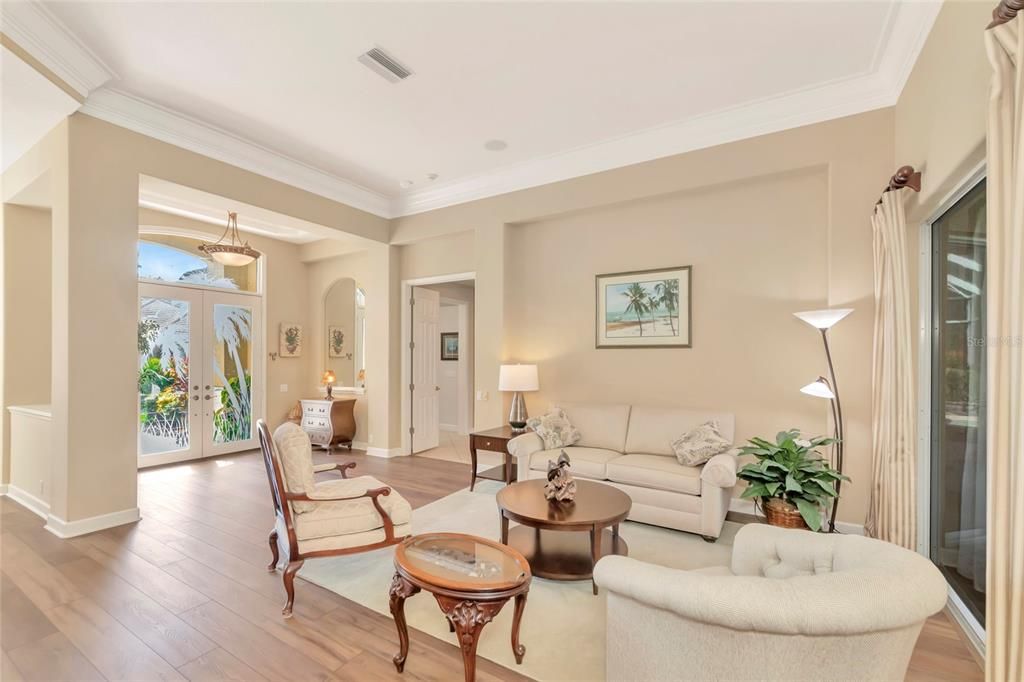 En Venta: $845,000 (3 camas, 3 baños, 2852 Pies cuadrados)