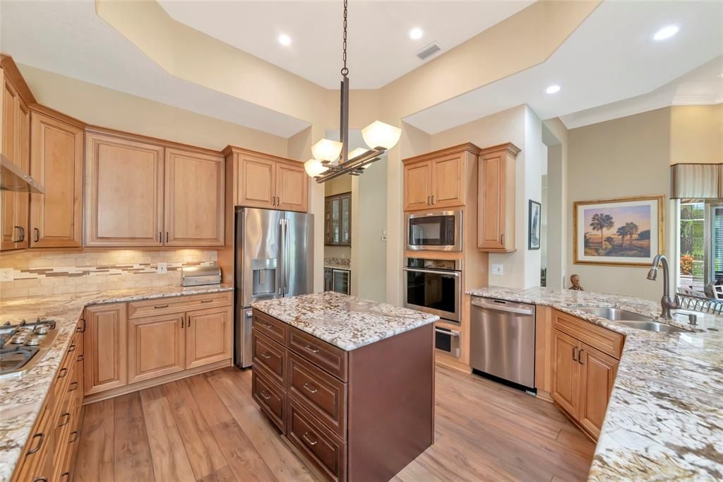 En Venta: $845,000 (3 camas, 3 baños, 2852 Pies cuadrados)