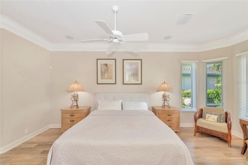 En Venta: $845,000 (3 camas, 3 baños, 2852 Pies cuadrados)