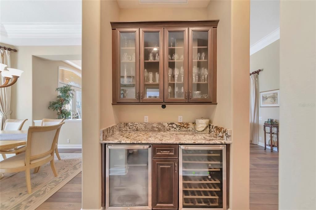 En Venta: $845,000 (3 camas, 3 baños, 2852 Pies cuadrados)