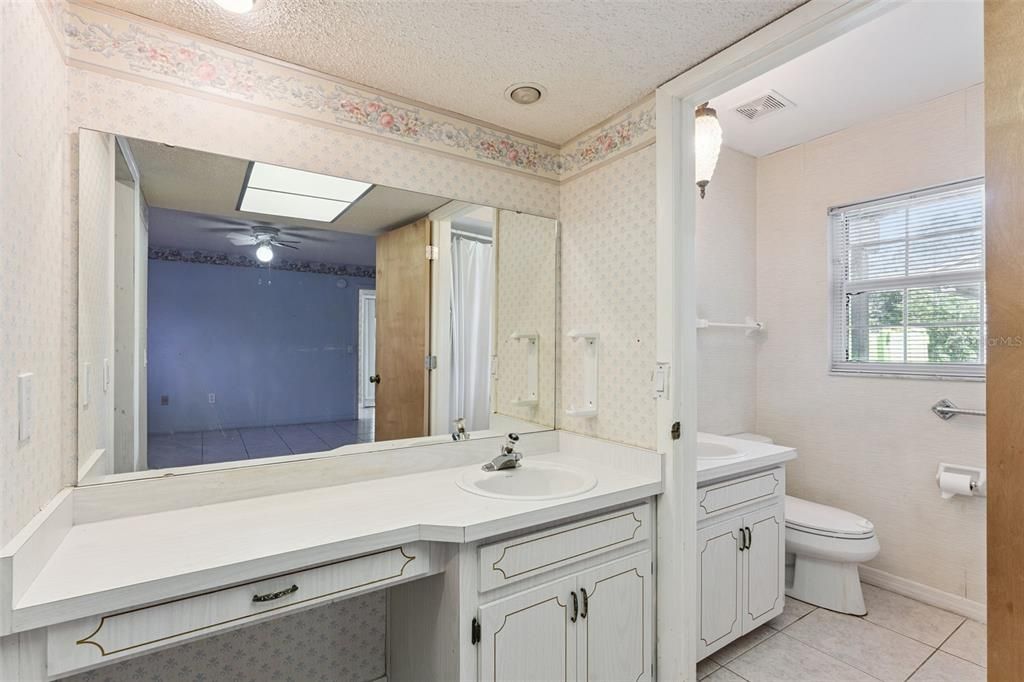 For Sale: $520,000 (4 beds, 2 baths, 2000 Square Feet)